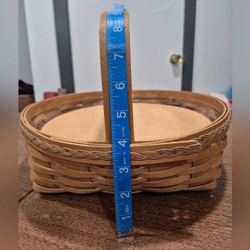 2009 Longaberger Fancy Pie Basket With Stand Insert